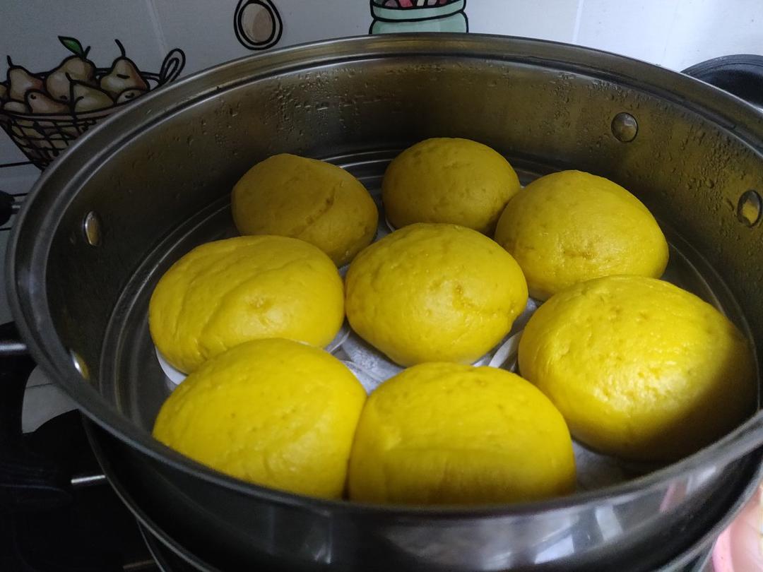 不加一滴水，松软香甜的南瓜馒头