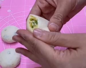 家常葱香发面饼 外酥里软葱香味十足 附系列视频详解的做法 步骤5