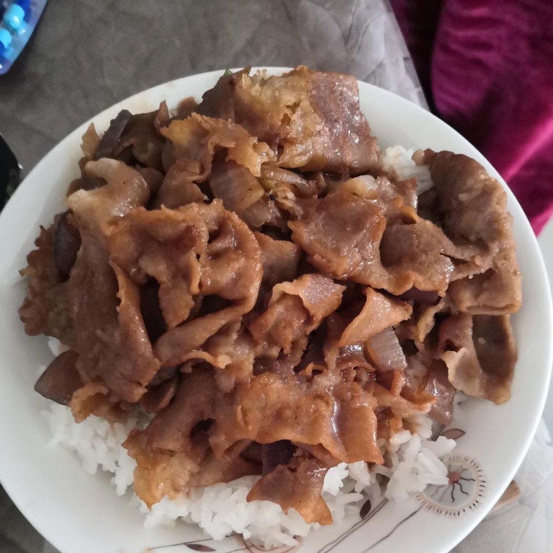 好吃到舔盘的秘制洋葱炒肥牛卷！拌饭巨香