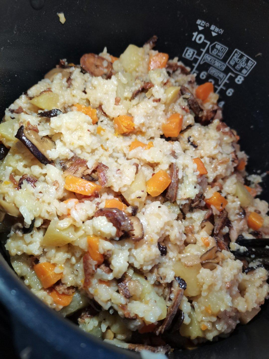 电饭锅版香菇腊肠饭