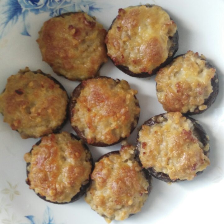 肉末乳酪焗香菇