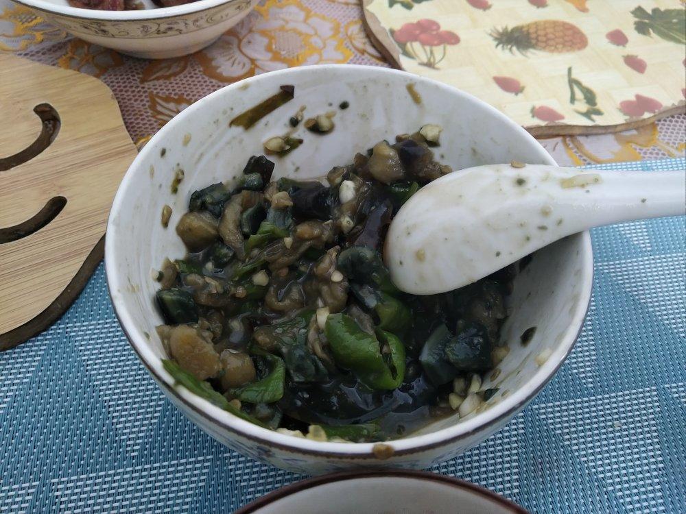 擂辣椒皮蛋茄子