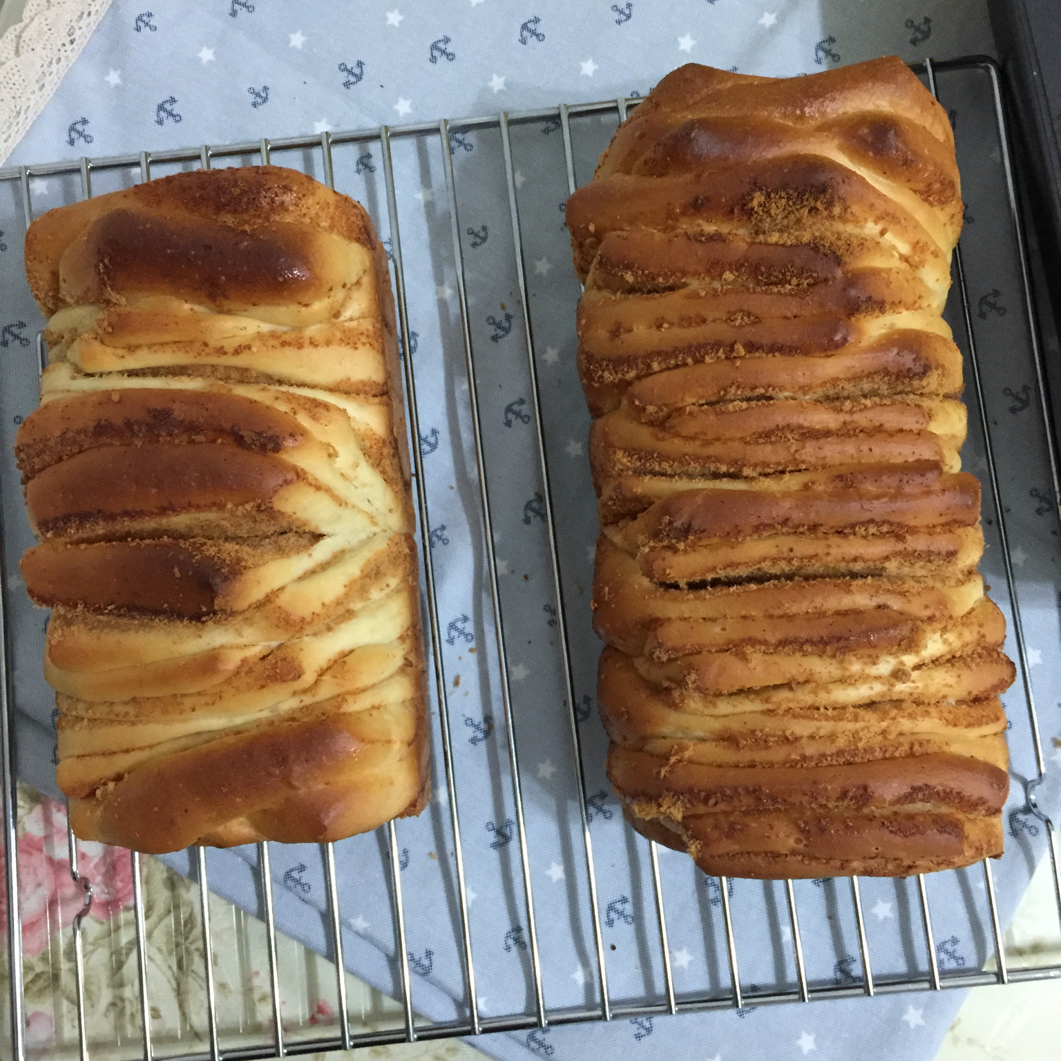 手撕千层肉松面包