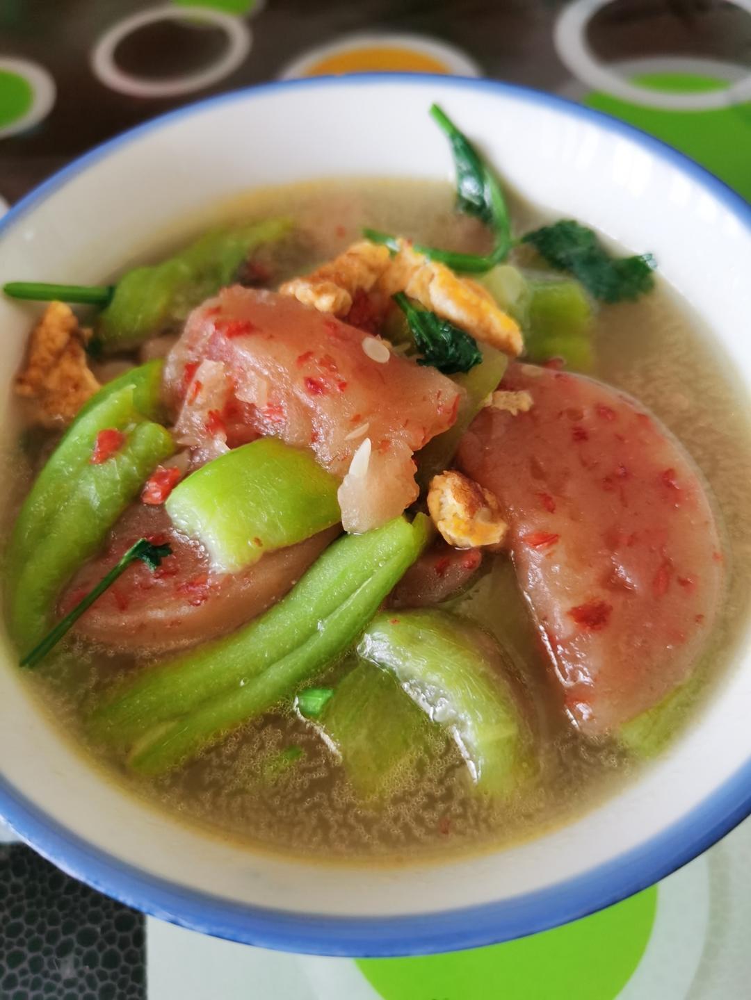 驴肉焖子炖丝瓜鸡蛋汤