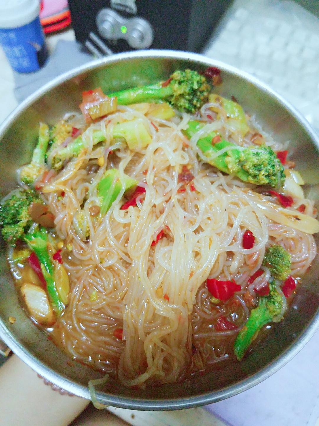 王雅666做的麻辣粉丝(简易版)