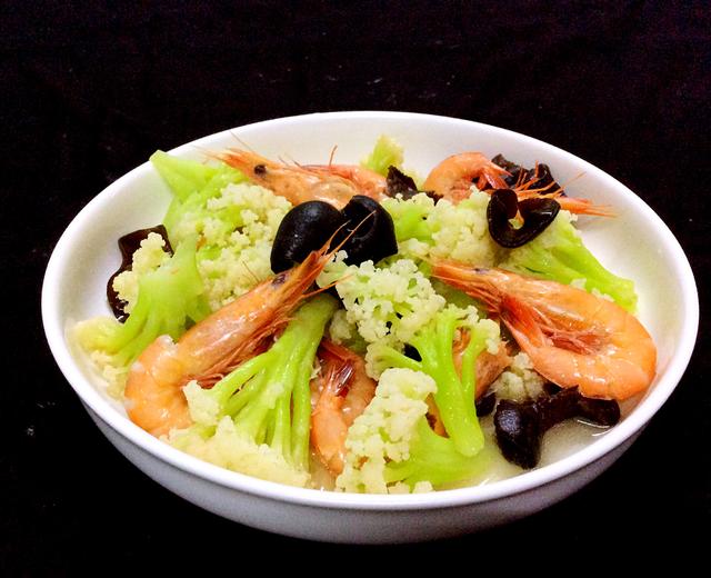 黑木耳、海虾炒花菜（简单又美味）的做法