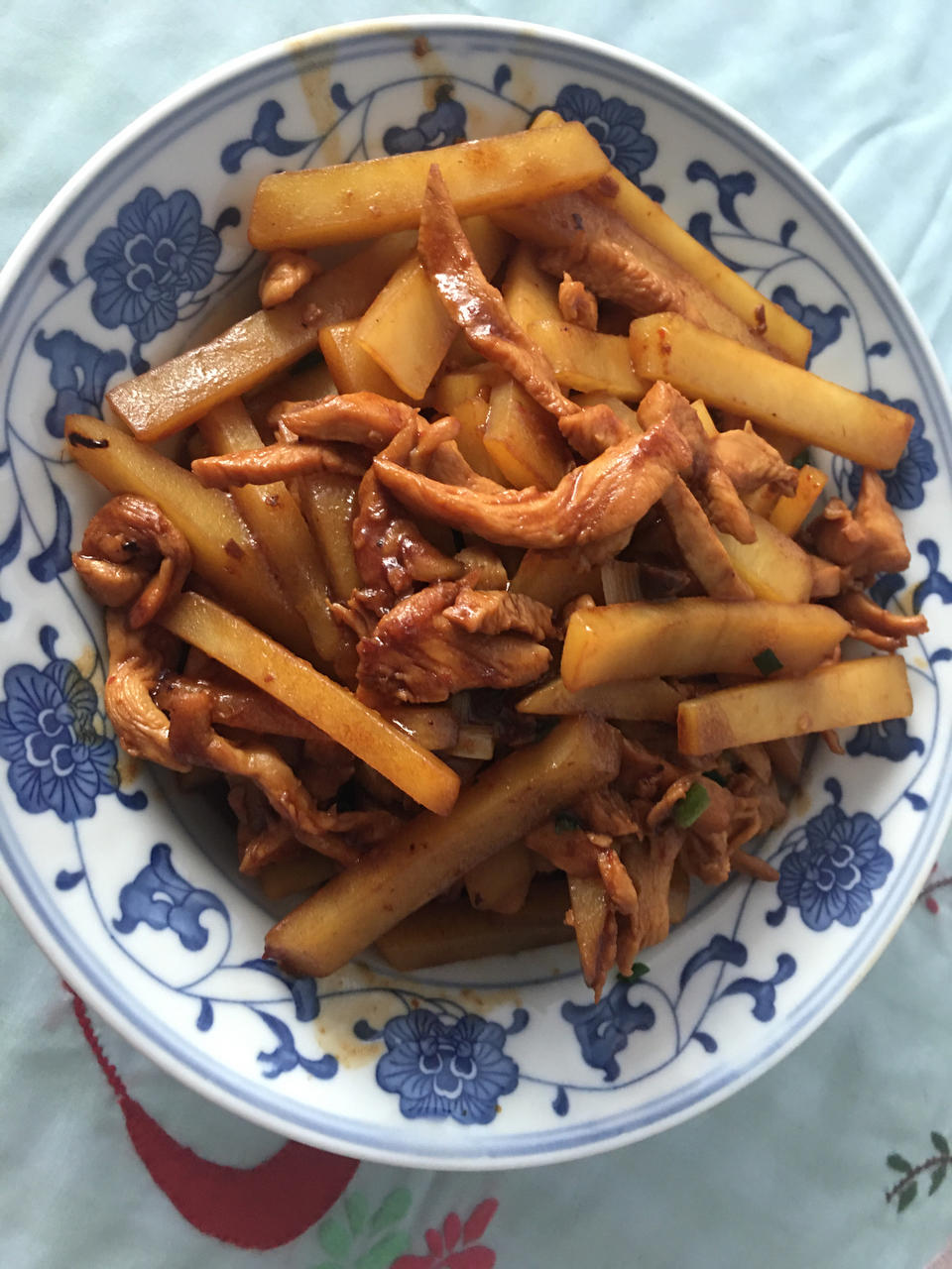 鸡胸肉炖土豆
