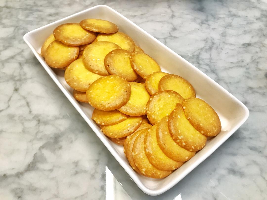 ruanyanger做的小时候的味道 — 芝麻鸡蛋薄脆饼干