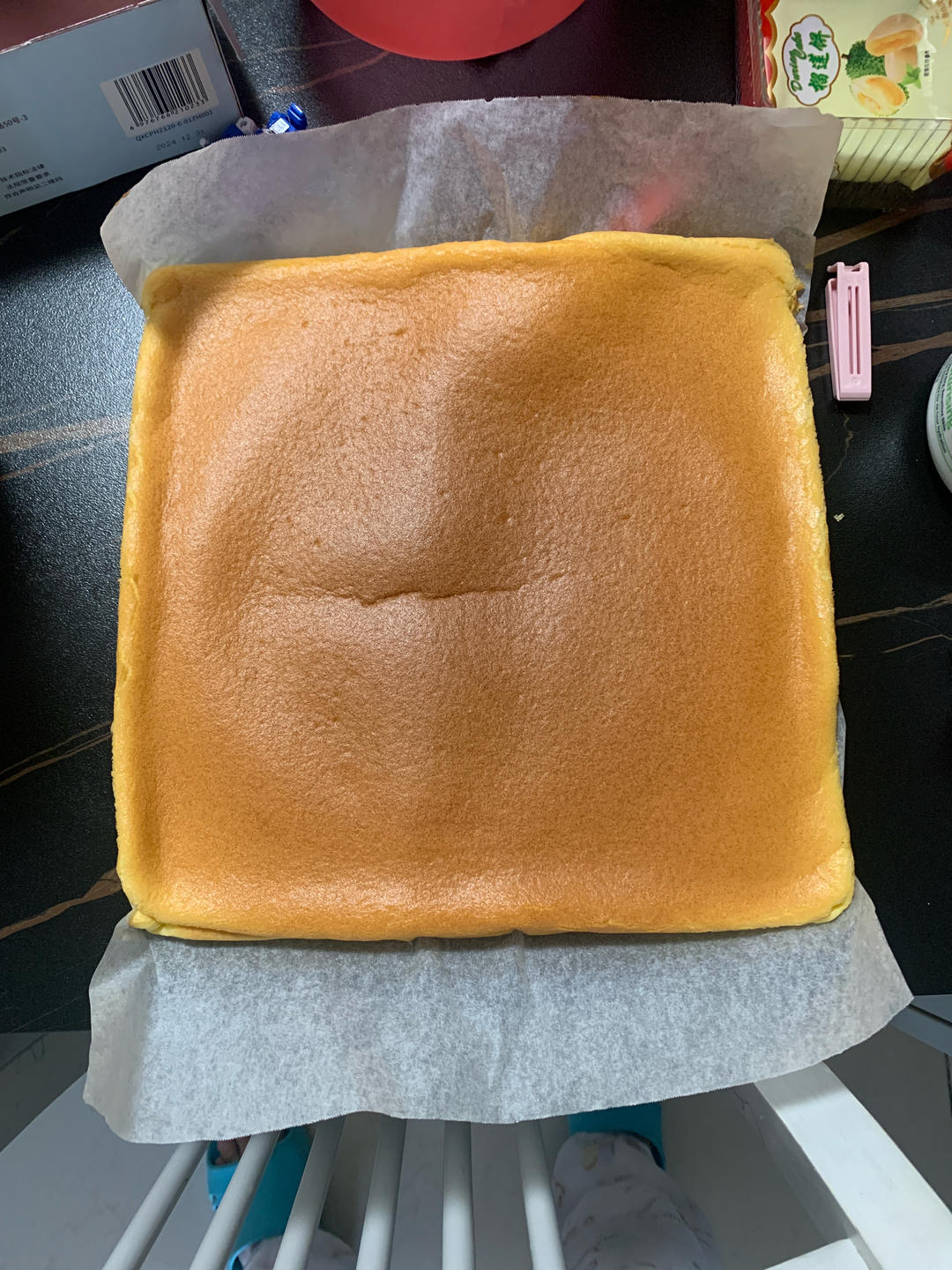超详细的瑞士卷奶油蛋糕卷原味蛋糕卷的制作方法 饱满不掉皮不开裂（附模具换算方法）