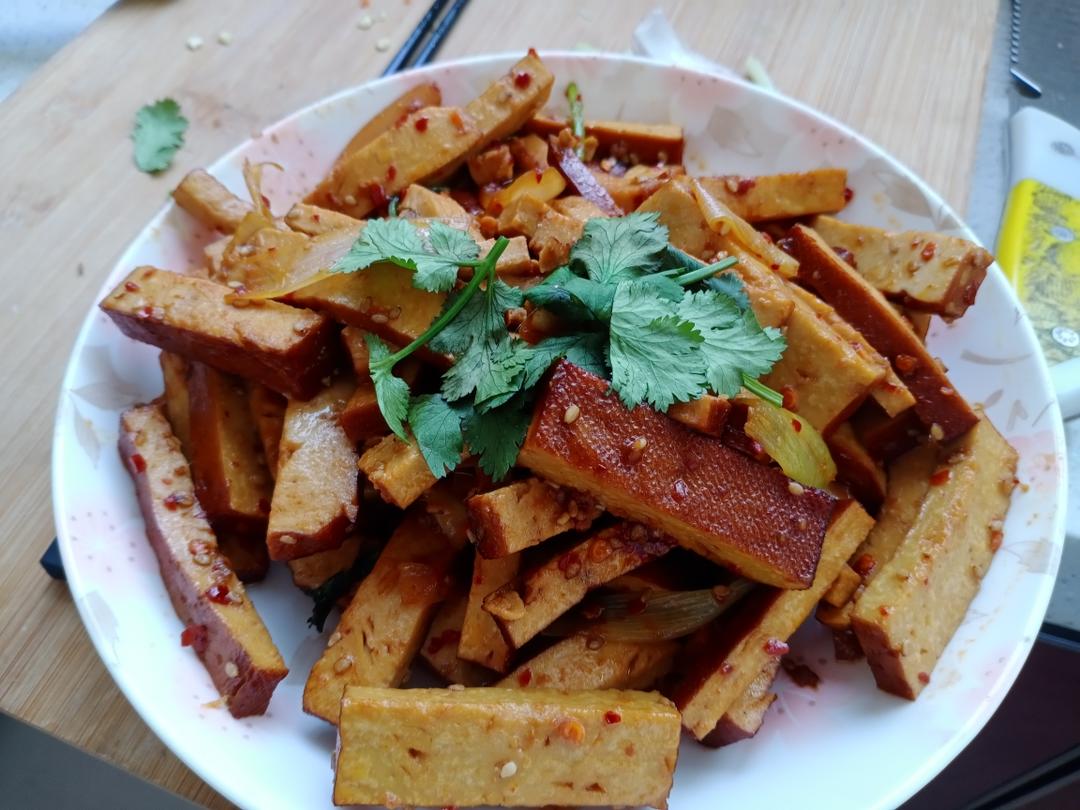 一吃就停不下来的～麻辣香干😋