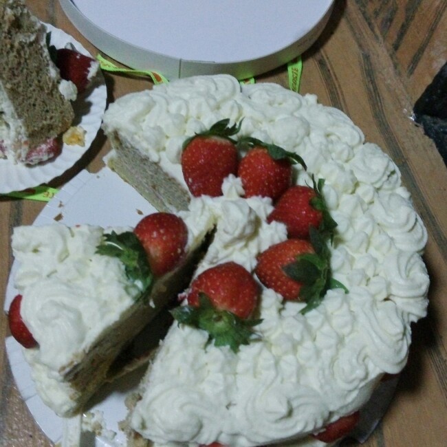 奶油可可戚风蛋糕（草莓蓝莓篇）