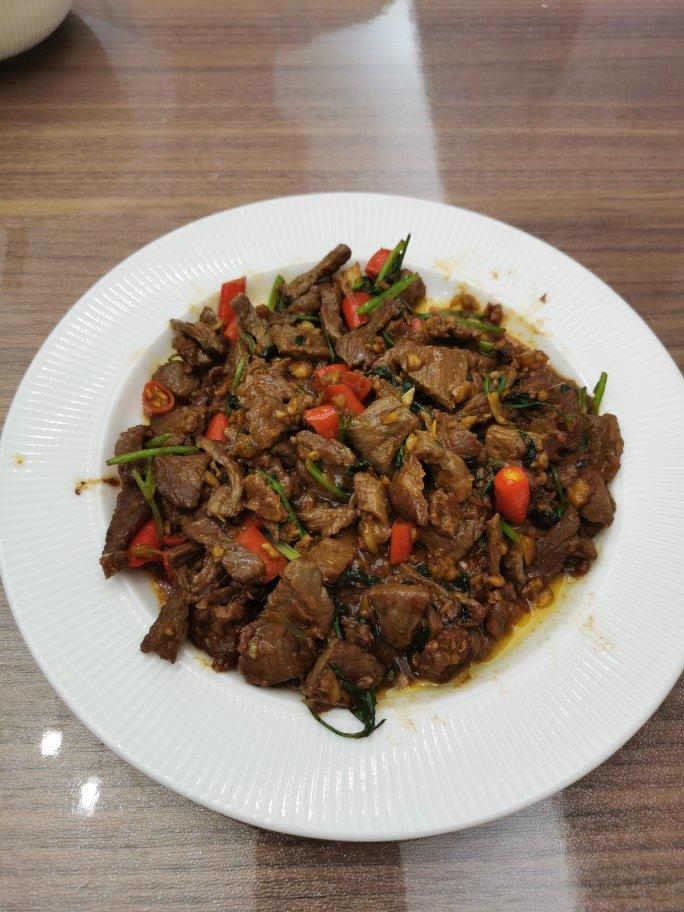 香菜炒牛肉（嫩）