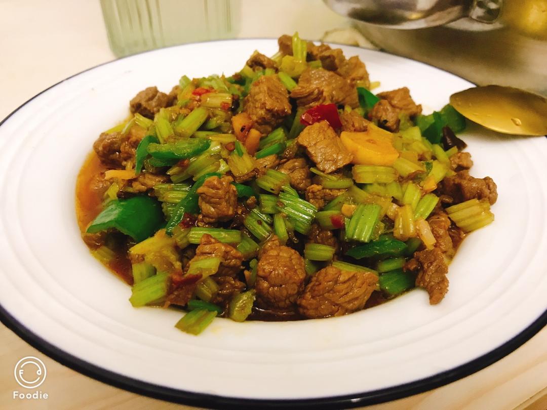 芹菜牛肉末「下饭神器」