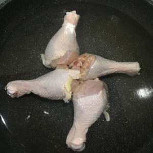 盐焗/手撕鸡腿-简单凉拌的做法的做法 步骤2