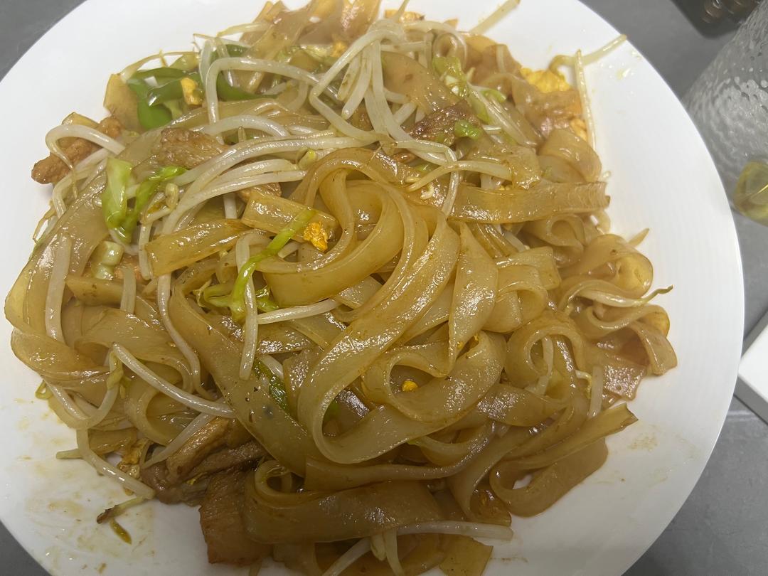 路边摊的炒河粉