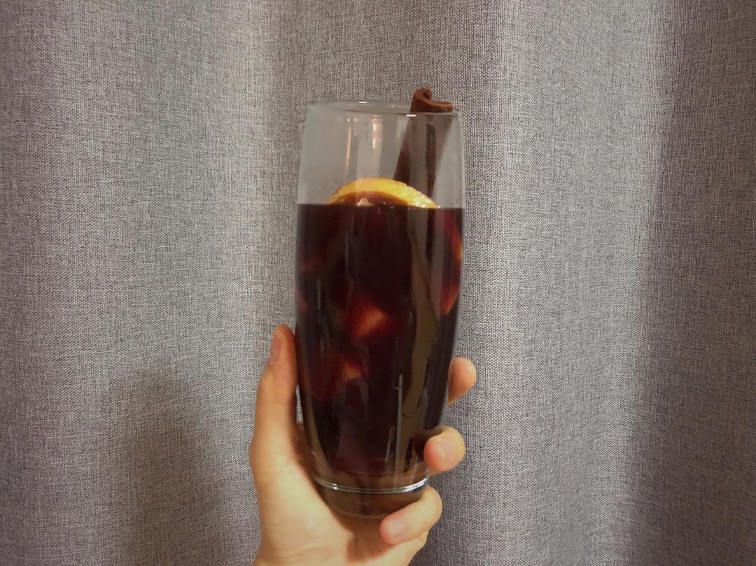 果香热红酒