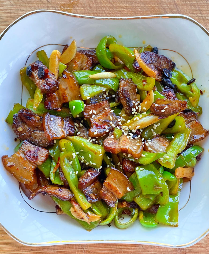成都人家里的青椒回锅肉
