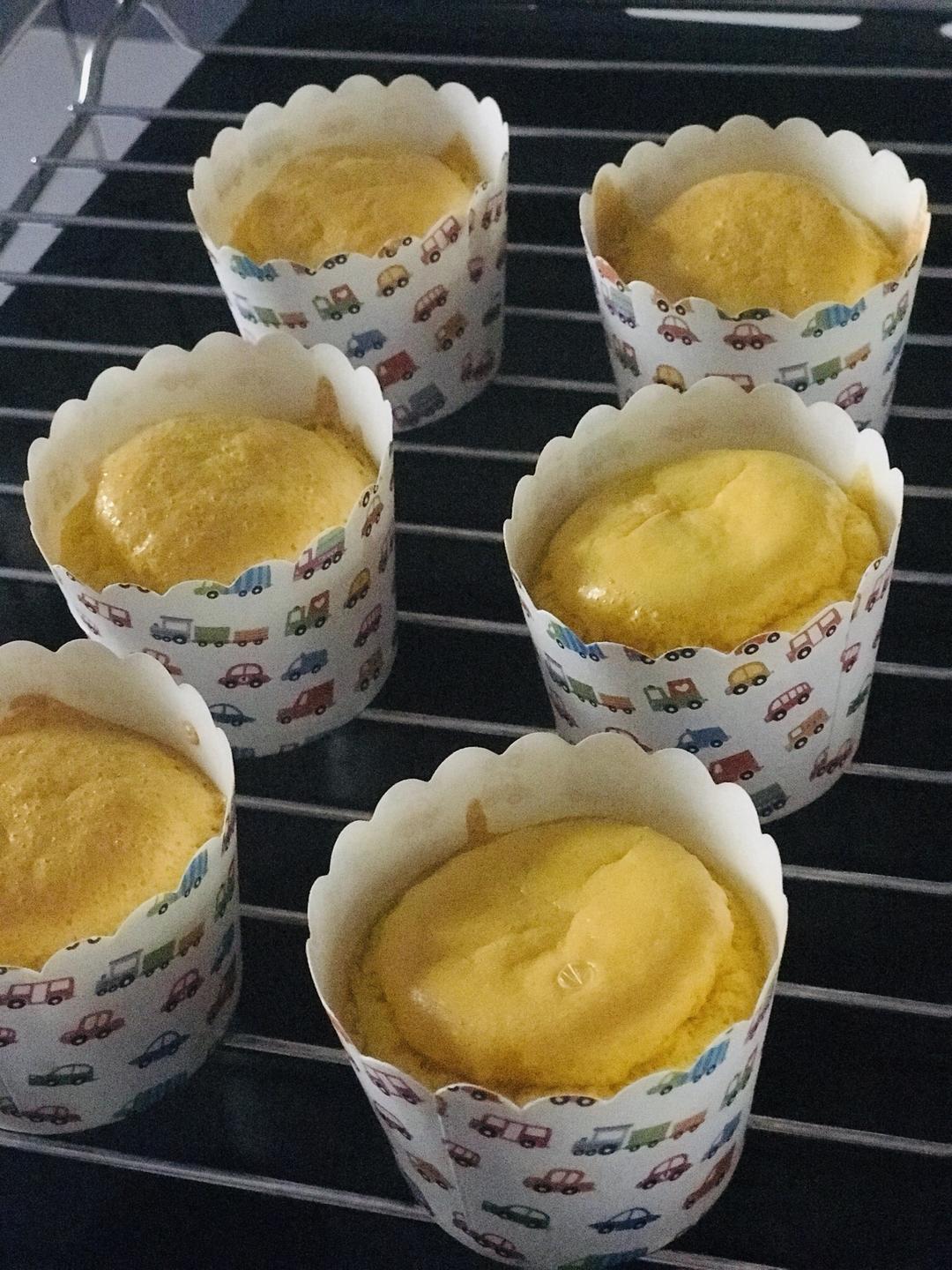 鸭蛋蛋糕