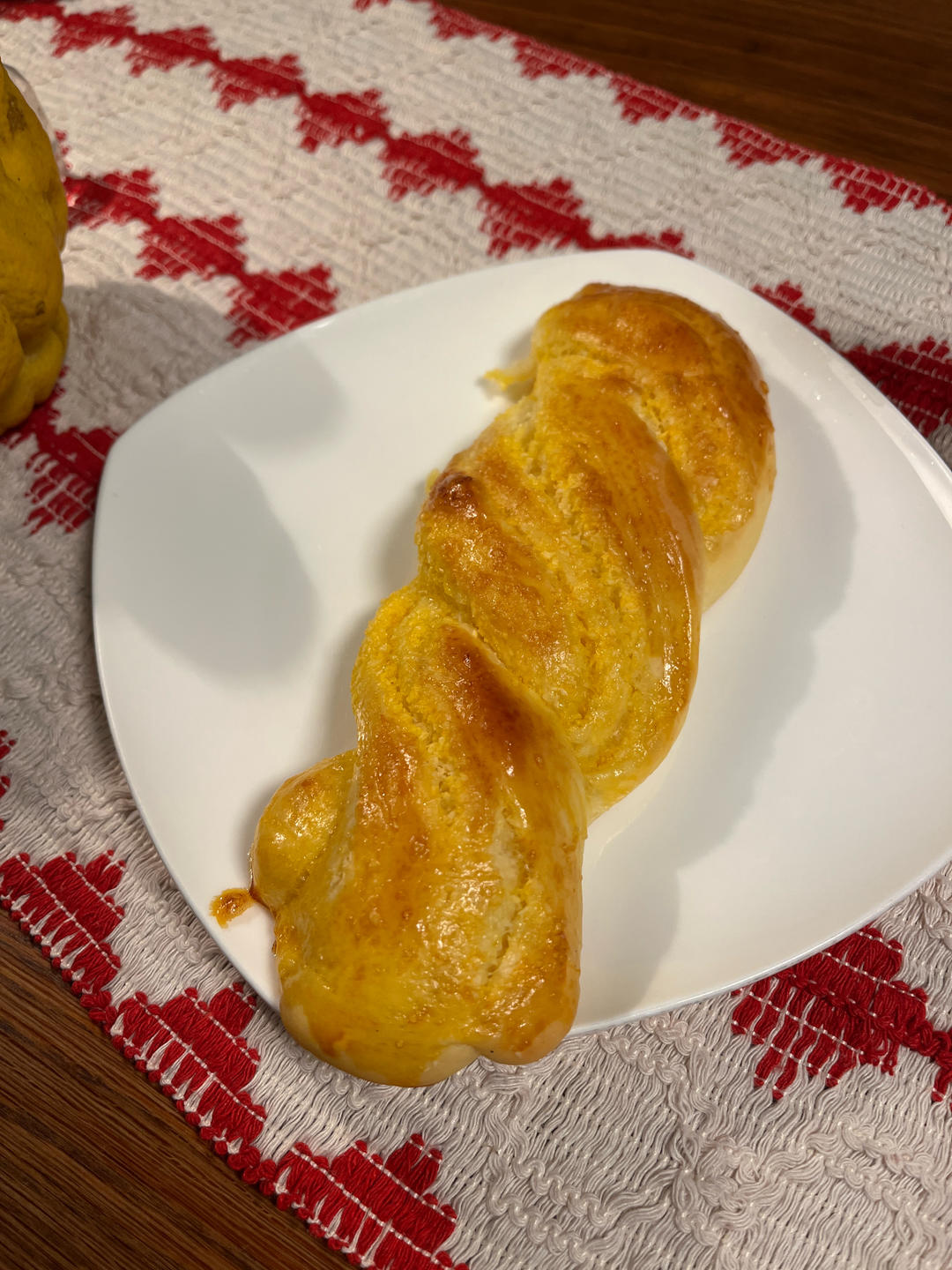 这面包也太香了，新手也能轻松做出来的椰蓉提子卷！