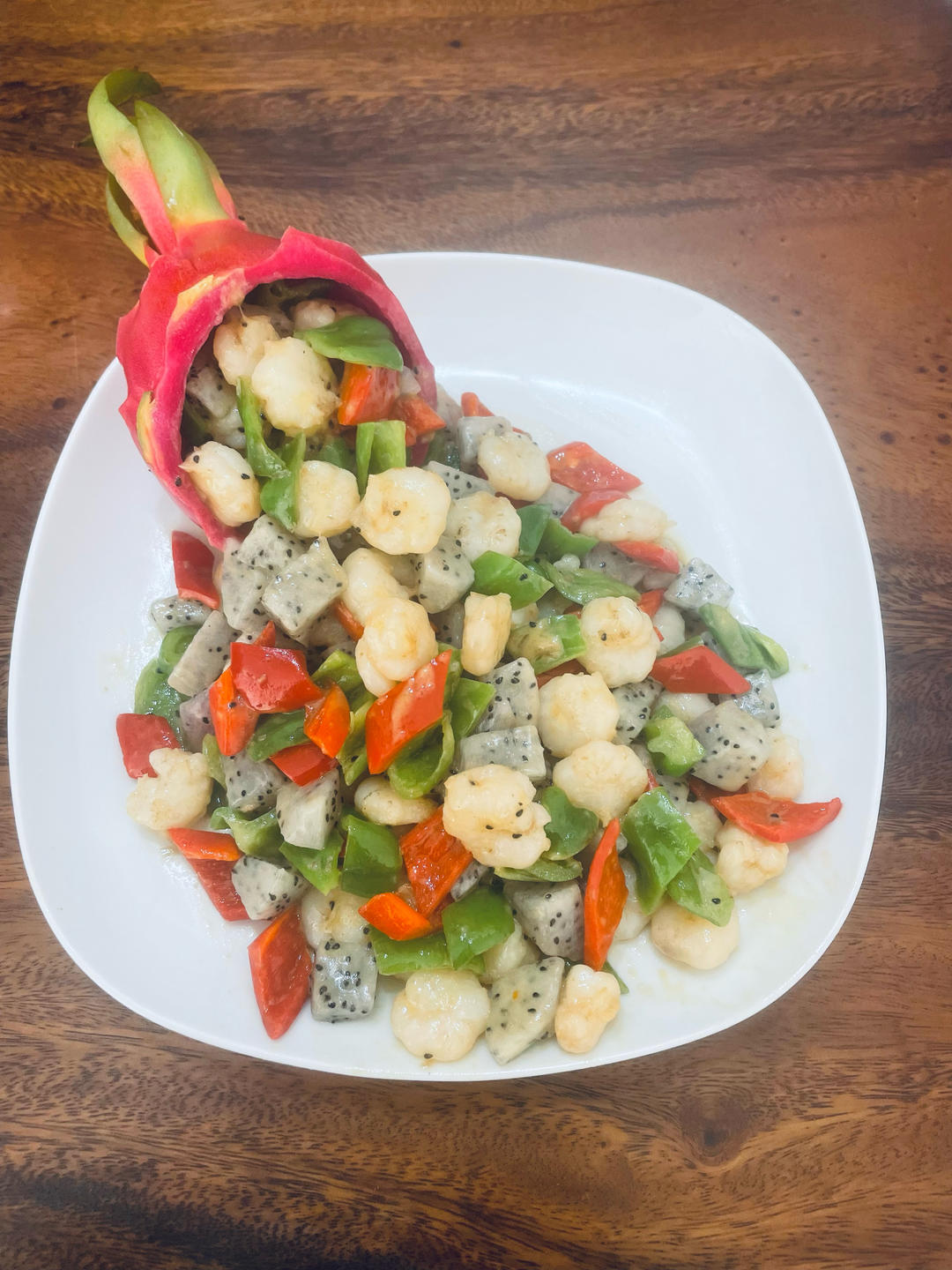 火龙果彩椒炒虾仁的做法