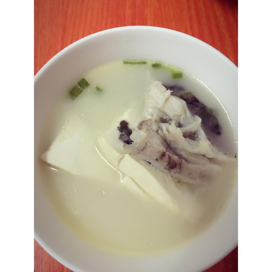 鲫鱼豆腐汤