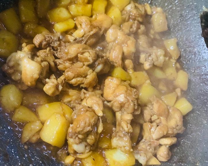 好吃到舔盘的土豆炖翅根