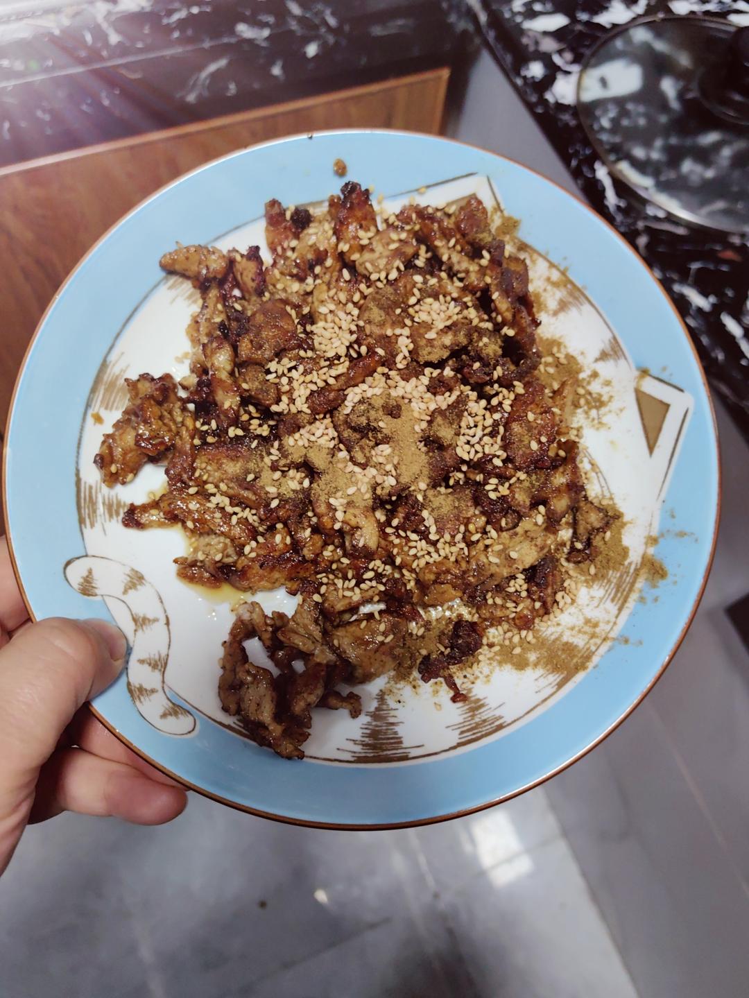 孜然肉串，五香里脊肉～超级解馋的美味小吃，不要去外面的小吃摊买了，自己动手就可以做了！