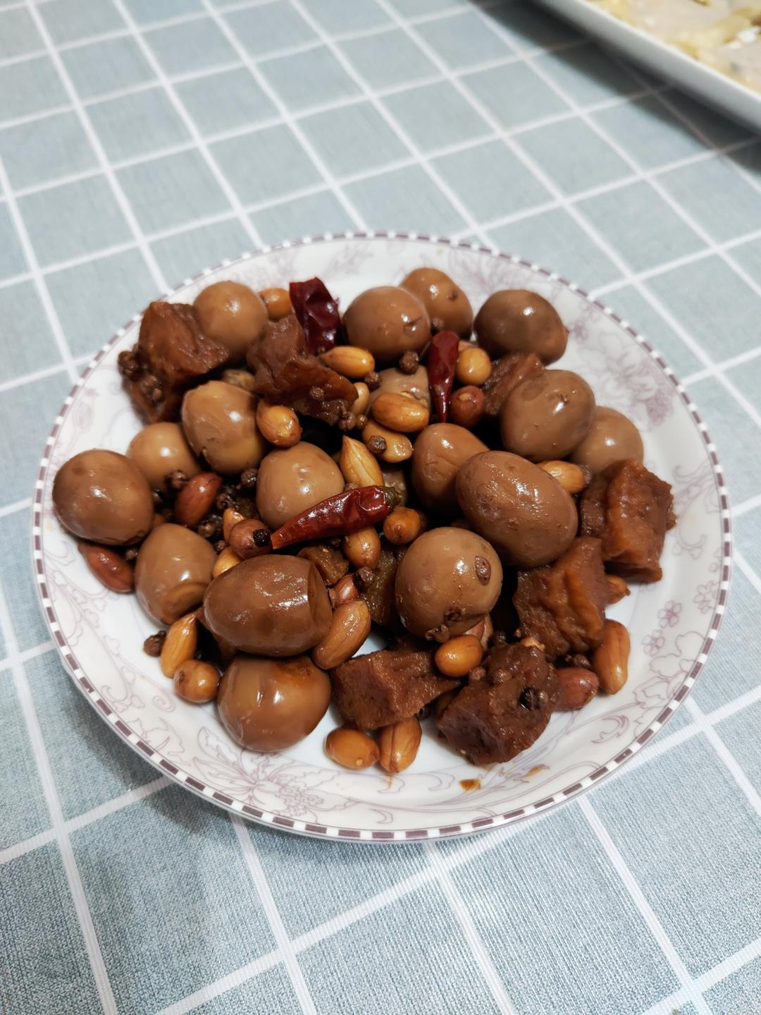 乡巴佬卤鹌鹑蛋