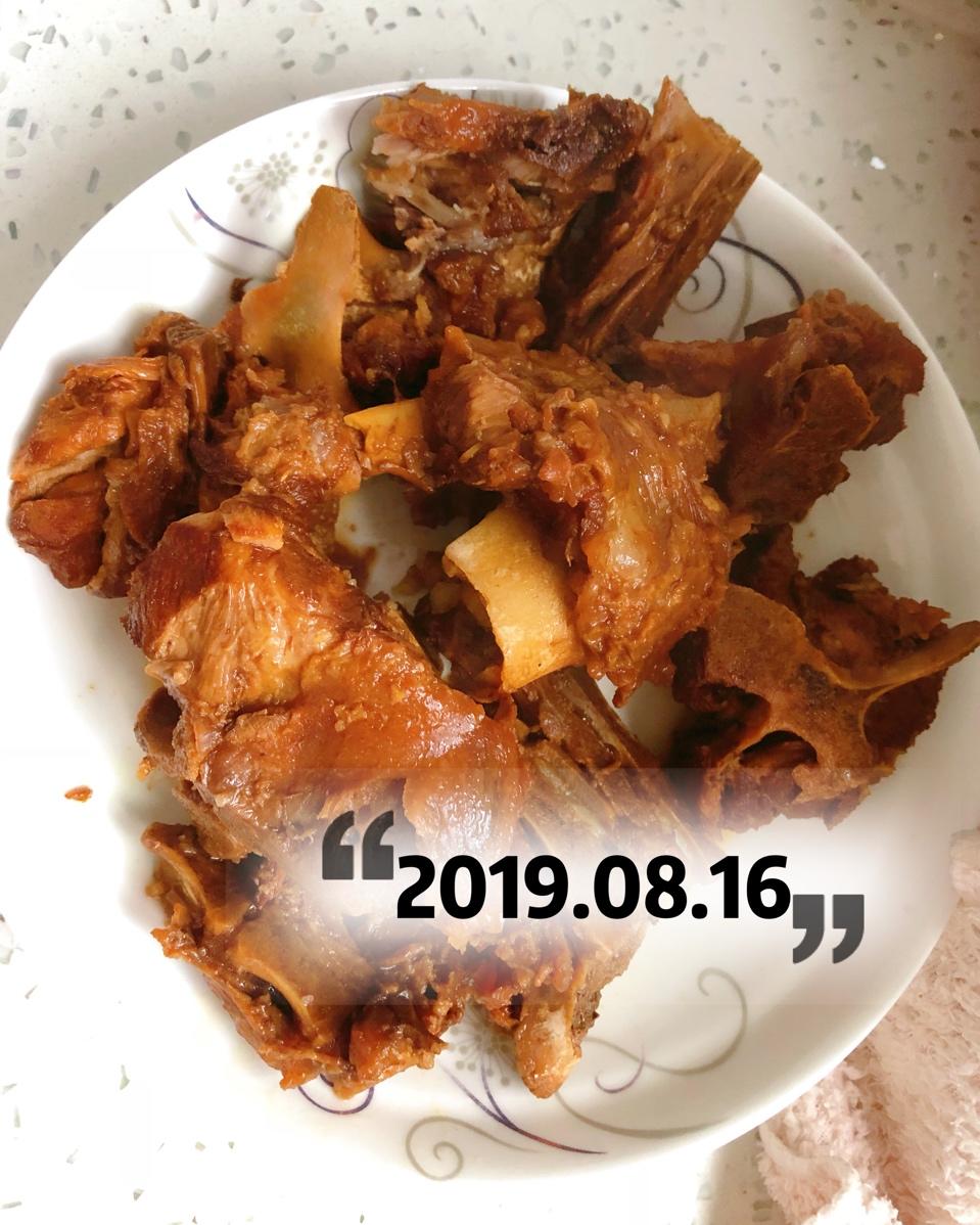 容易入手的鲜嫩酱香大骨头