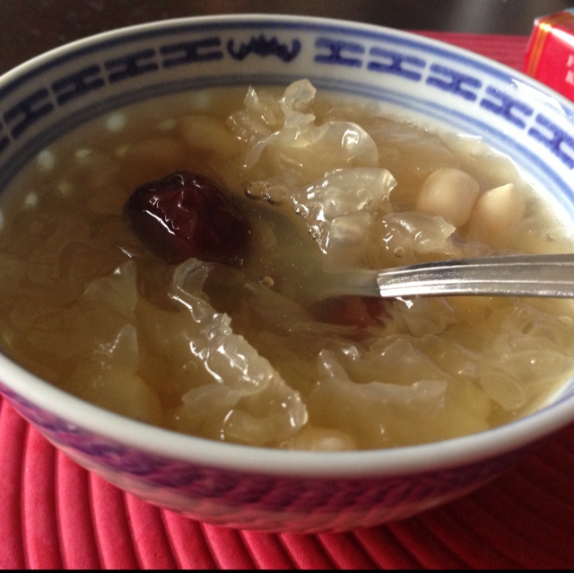 红枣银耳莲子羹
