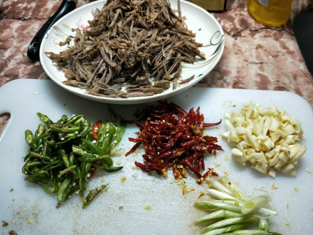 手丝撕麻辣牛肉丝