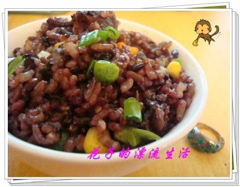 菇香杂米饭+剁椒丝瓜炒鸡蛋+鱼籽豆腐的做法