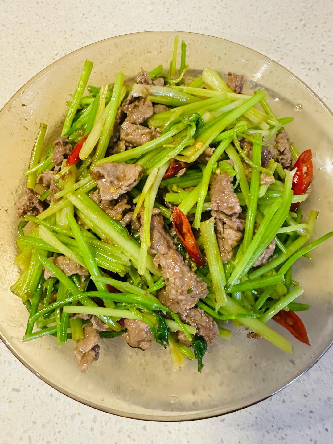 下饭神器又来了，试试这道芹菜炒牛肉！！