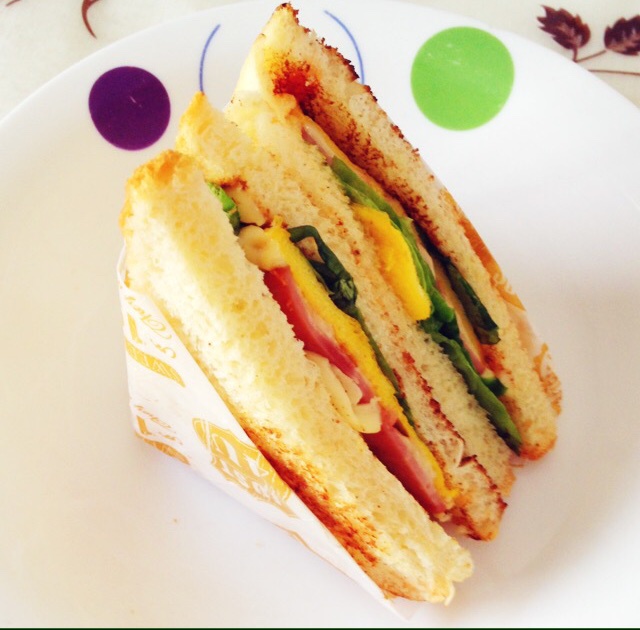 火腿芝士蛋三文治