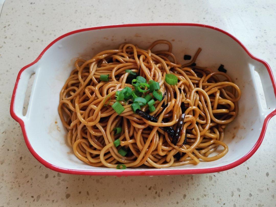 10分钟搞定的一碗葱油拌面