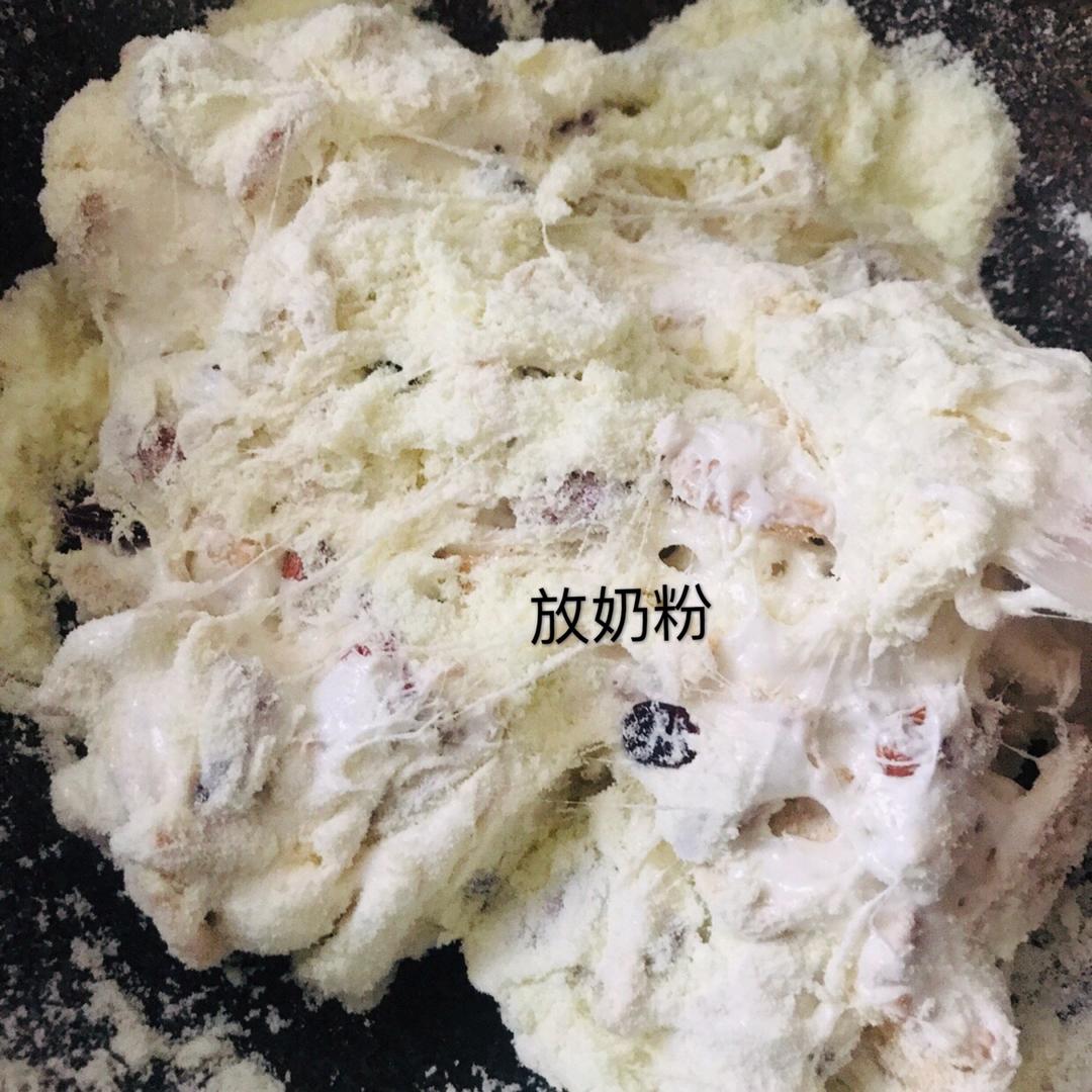 草莓干雪花酥