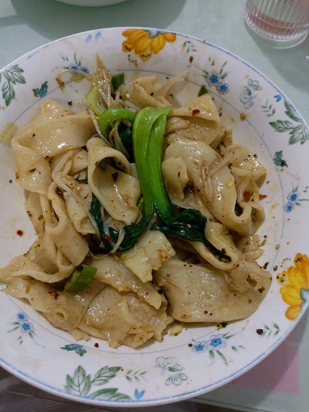 简单易上手！能吃上瘾的油泼面