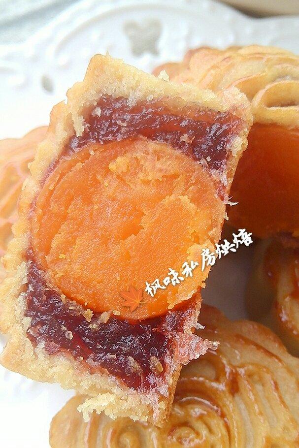 广式月饼—蛋黄冬翅月饼