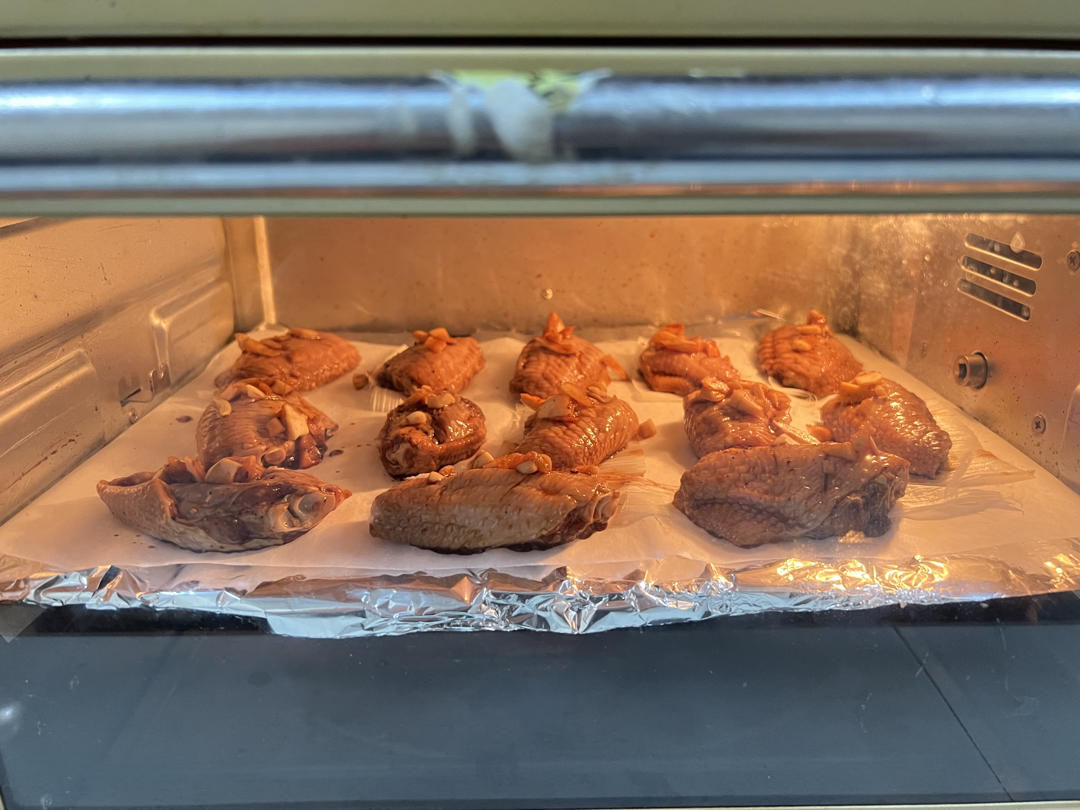 蒜香烤鸡翅｜又香又嫩