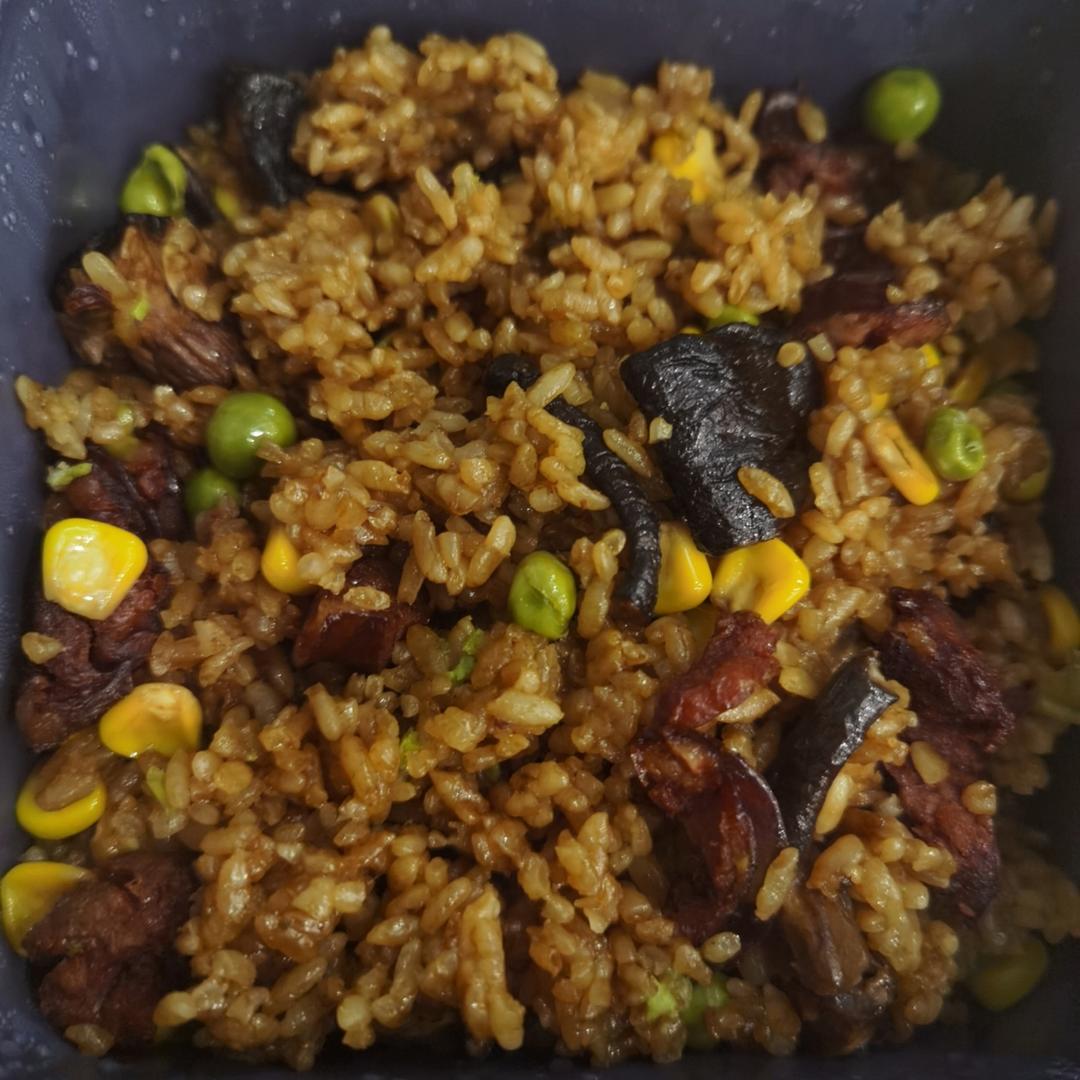 懒人必备～电饭煲腊肠焖饭