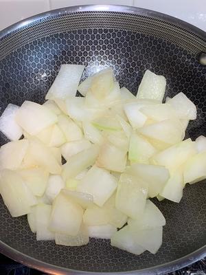 冬瓜毛豆 Stir fry Winter-melon and Edamame的做法 步骤2