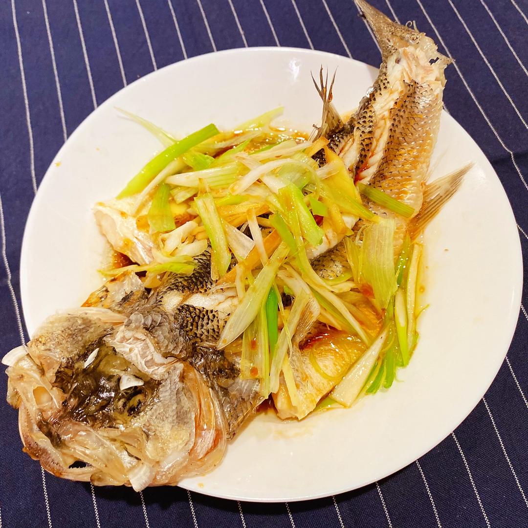 清蒸鲈鱼