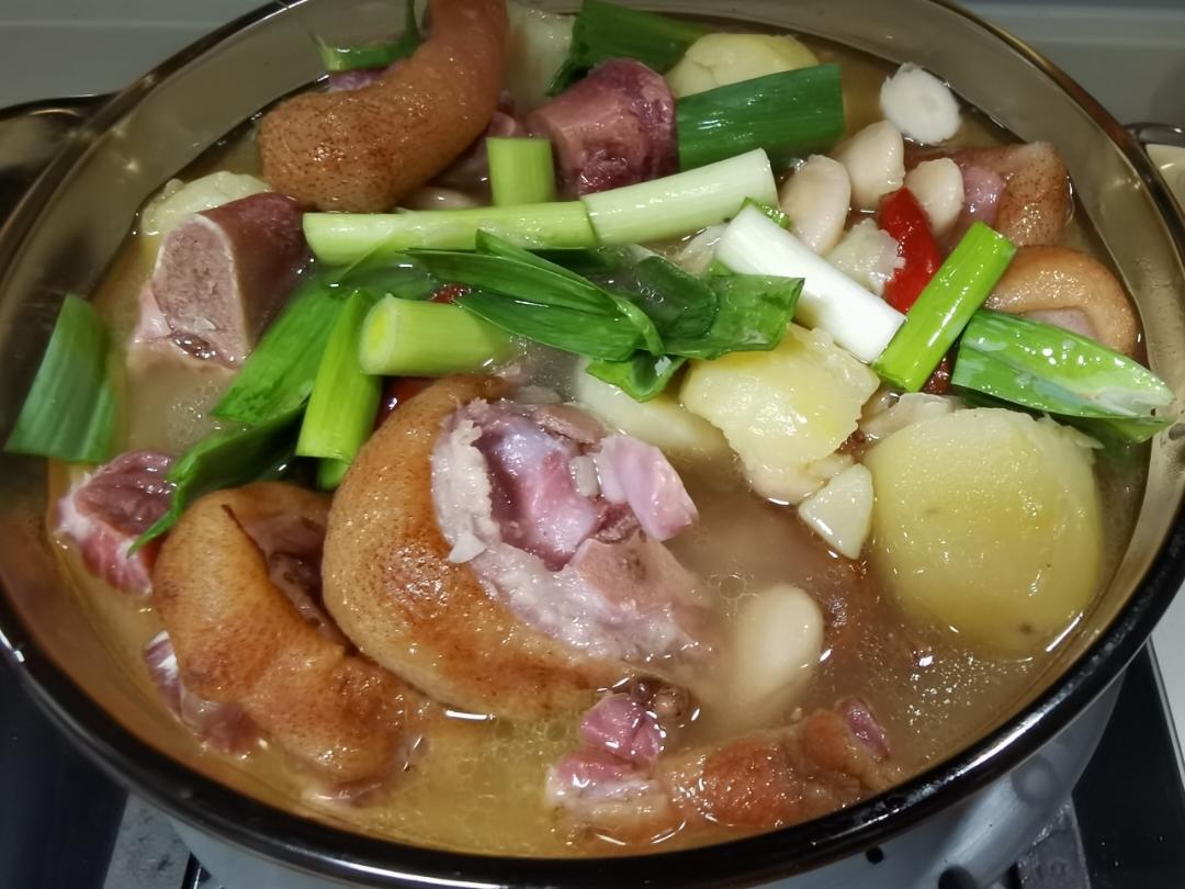 土豆腊猪蹄