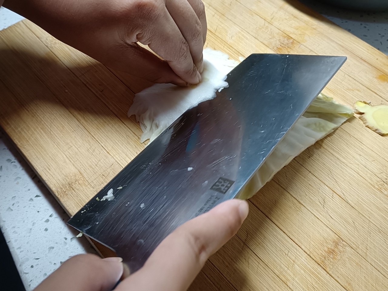 鲜香美味~大白菜豆腐炖笔管的做法 步骤2