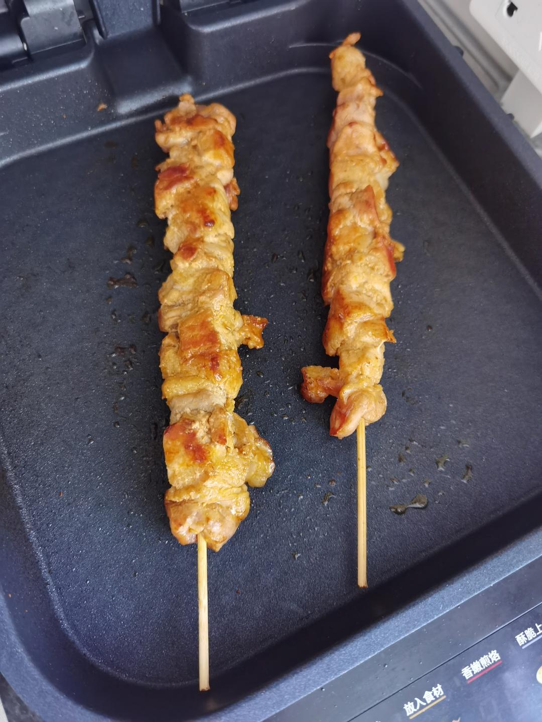 无烧烤不夏天~简单自制家庭版电饼铛烤肉串