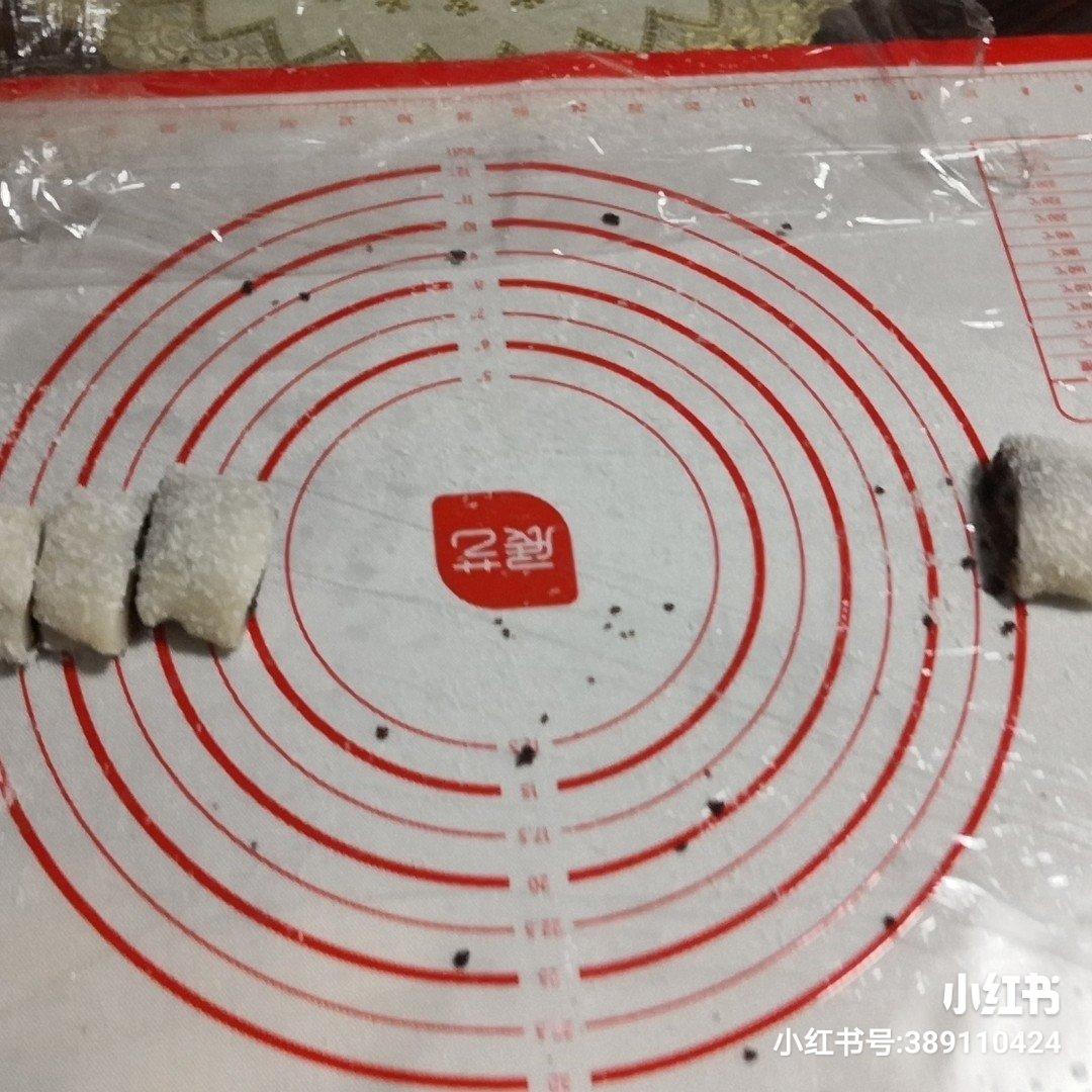 椰蓉豆沙糯米卷