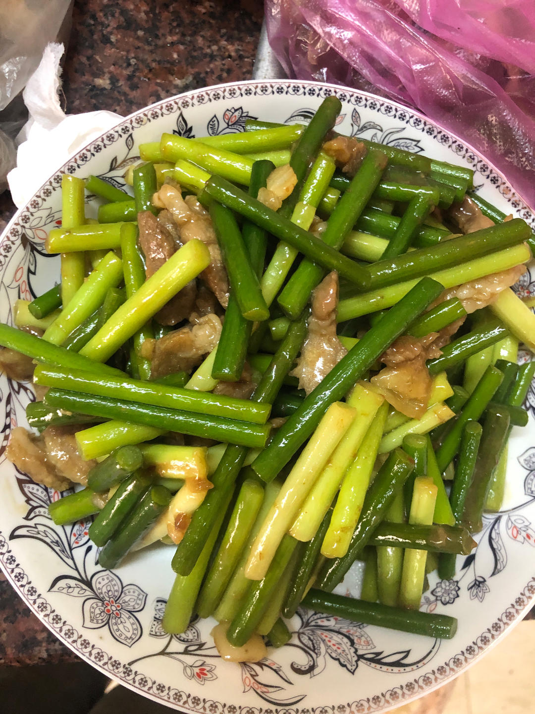 简单易做的下饭菜－蒜苔炒肉