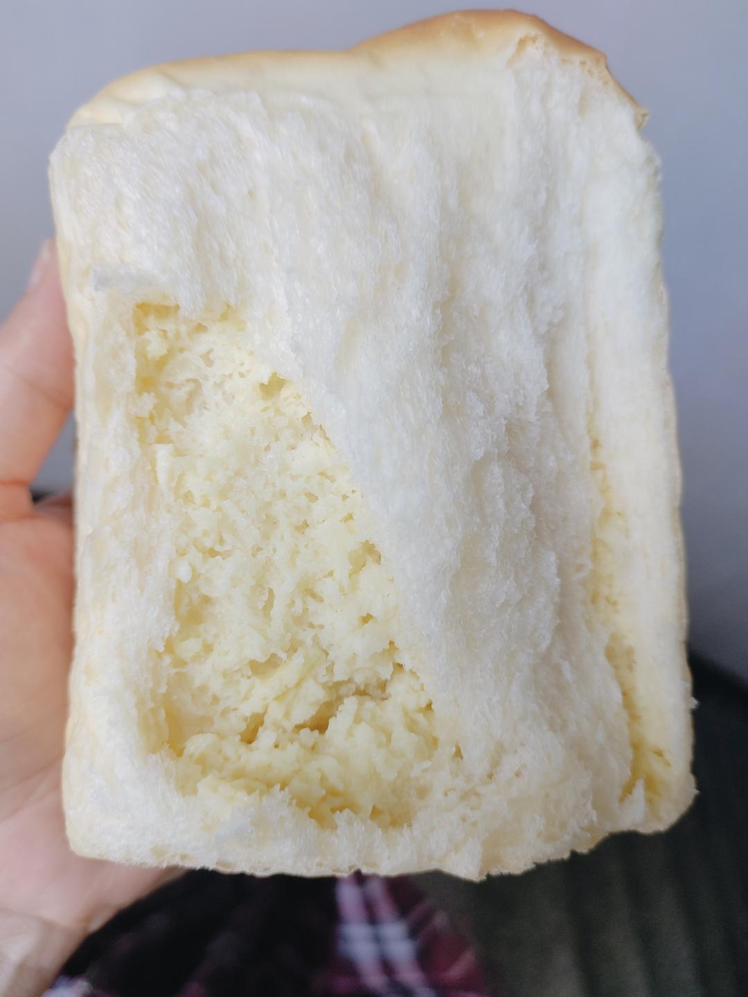 软到直不起腰的云朵榴莲吐司