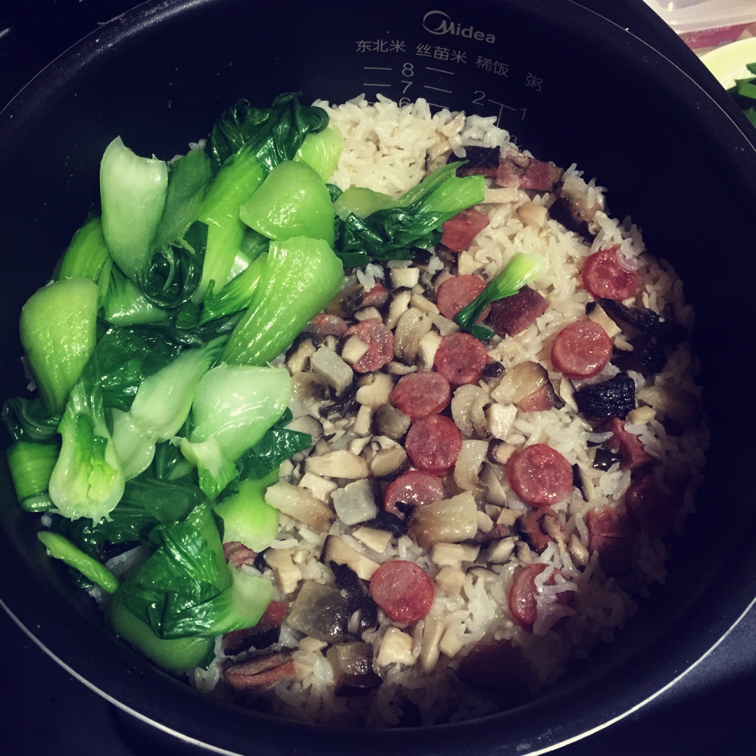 电饭锅版香菇腊肠饭
