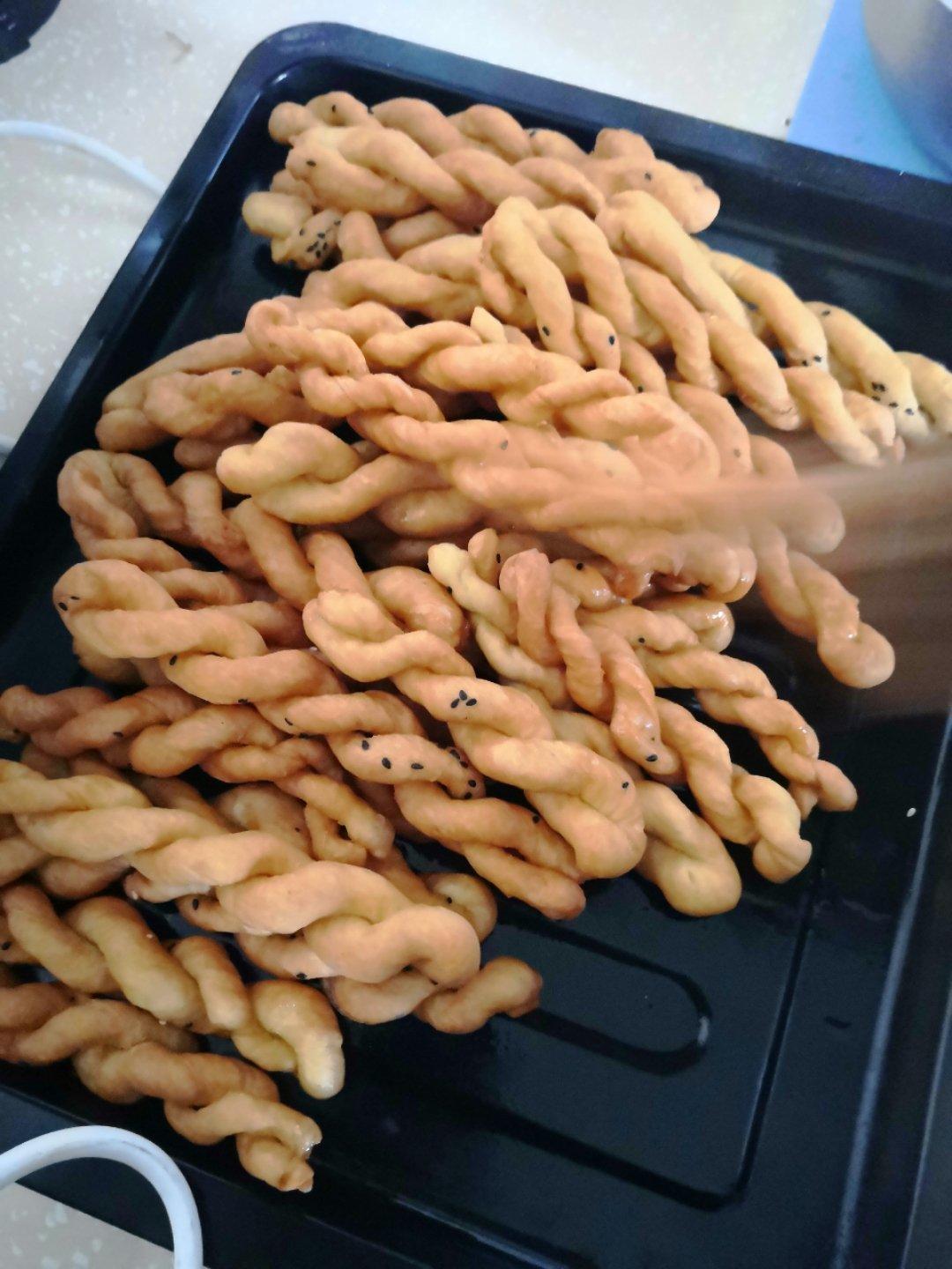 鸡蛋小麻花